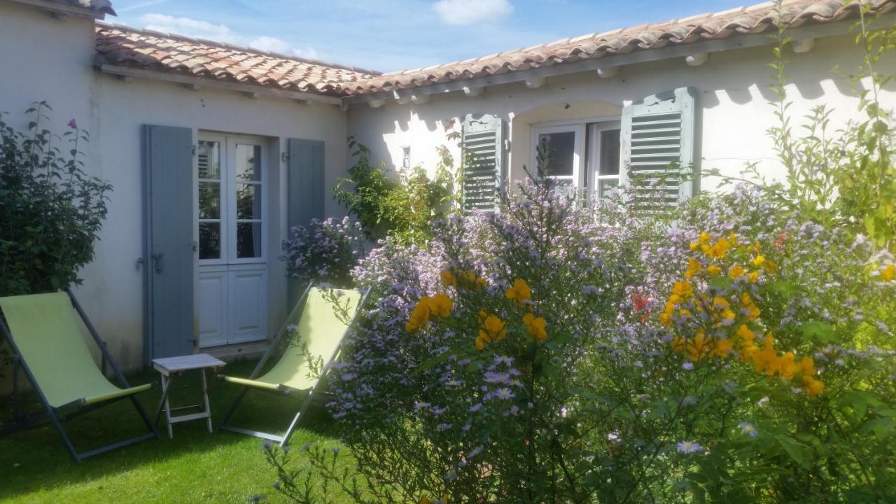 La Passerose jardin clos 300mplage la Couarde sur mer Bed and Breakfast Exterior foto